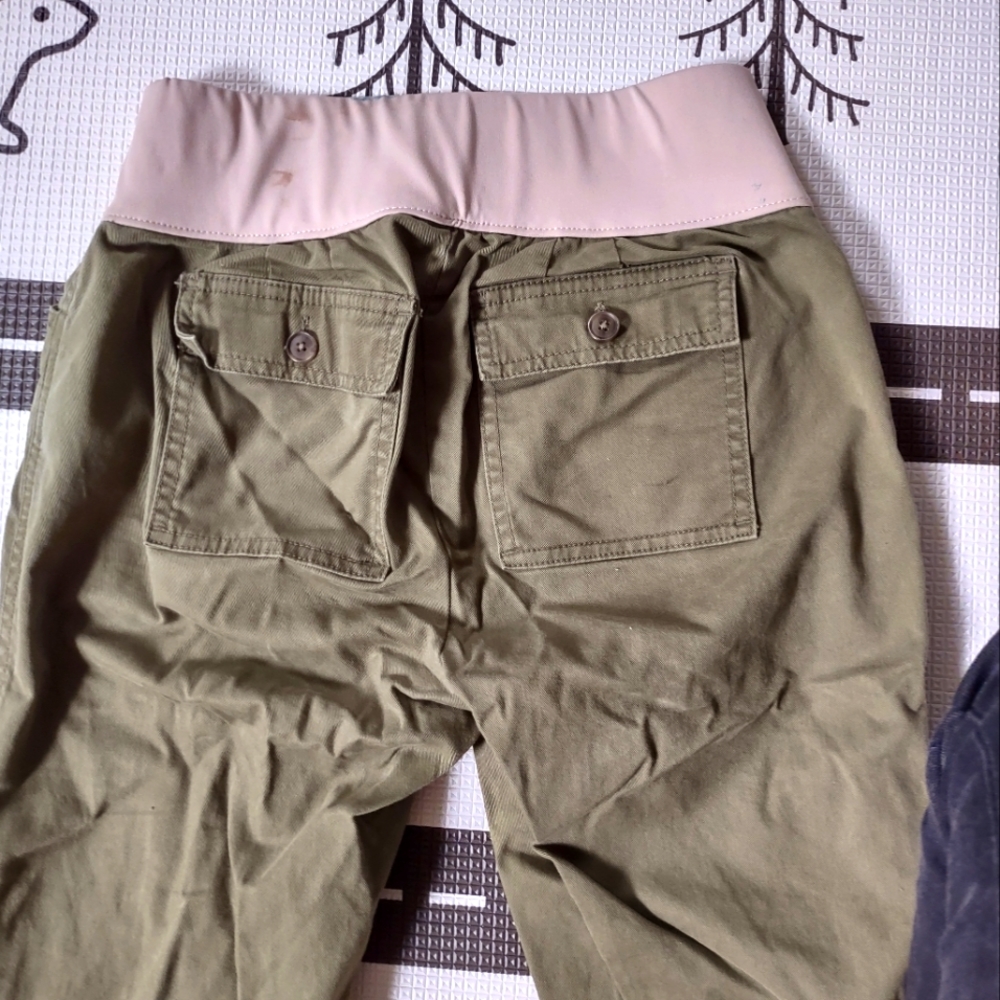 Gap maternity 0 cropped olive khakis